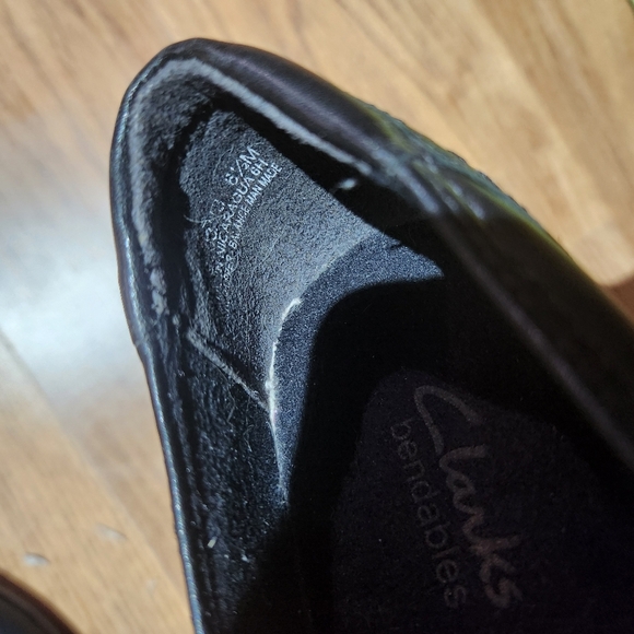 Clarks Women's Black Slip-On Shoes, Size 8.5M - Picture 6 of 6